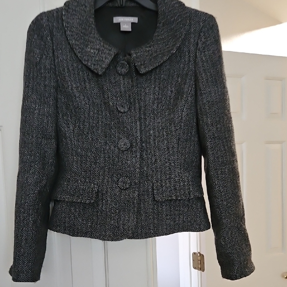 Petite, Herringbone Blazer. Size O. Pockets are only for Show.☹️